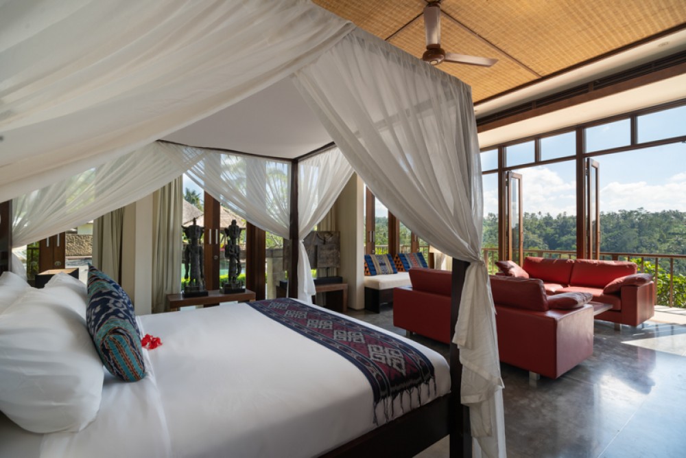 a comfort villa Ubud with field terrace view